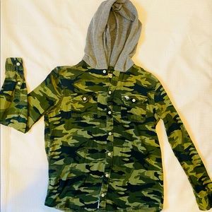 Abercrombie and Fitch button up, hooded camo flannel. Size boys 15/16